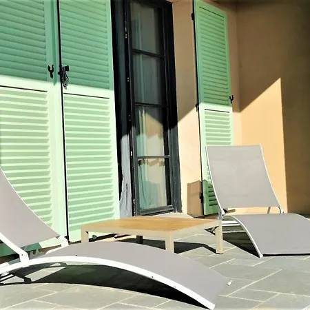 Nepita Erbalunga (Corsica)